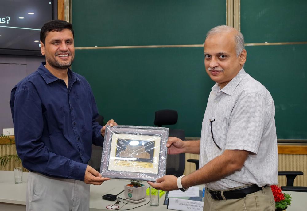 Mr. Nishant Saxena (IIML &amp; &#039;00), Global CEO of Transasia Bio-Medicals and author of Timeless Skills